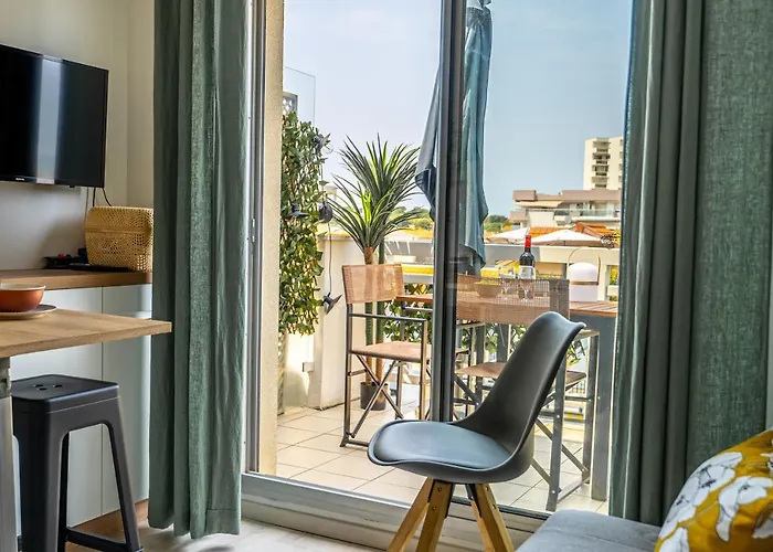 Piton Des Neiges - Nid Douillet Terrasse Vue Port * 阿卡雄